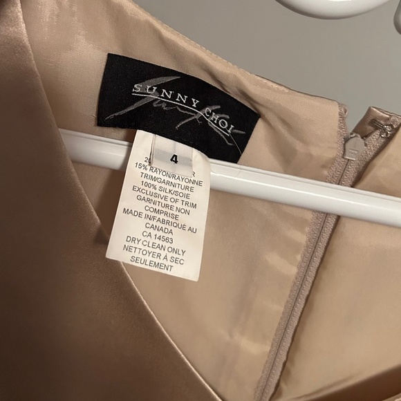 Ladies elegant evening long dress. - Picture 2 of 7